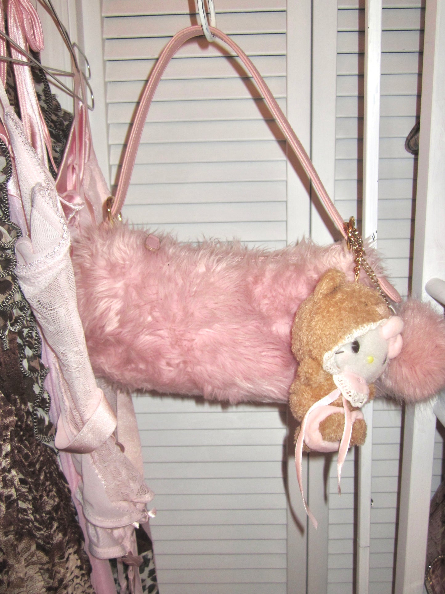 pink fur handbag
