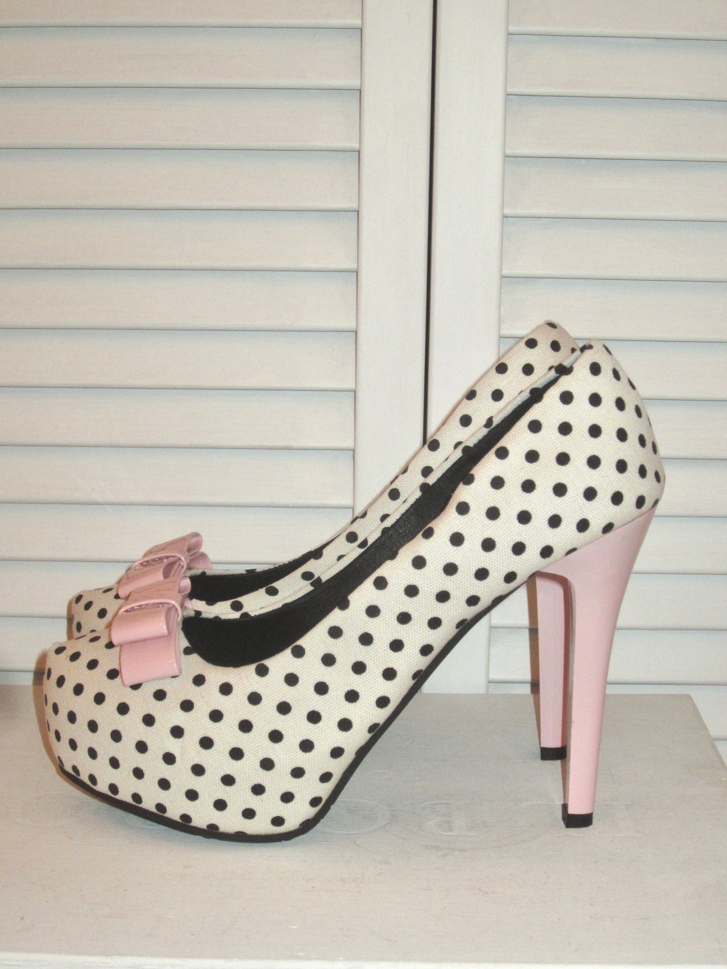 Pink Dot Ribbon Pumps