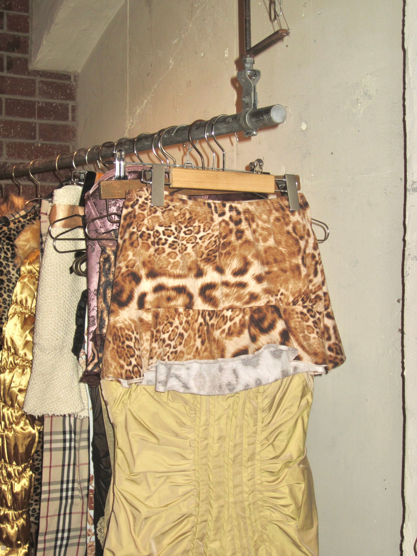 Vintage y2k leopard print low waist mini skirt