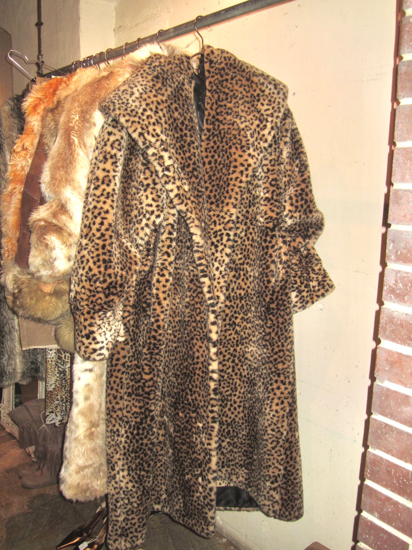 00s US vintage hooded leopard long faux fur coat