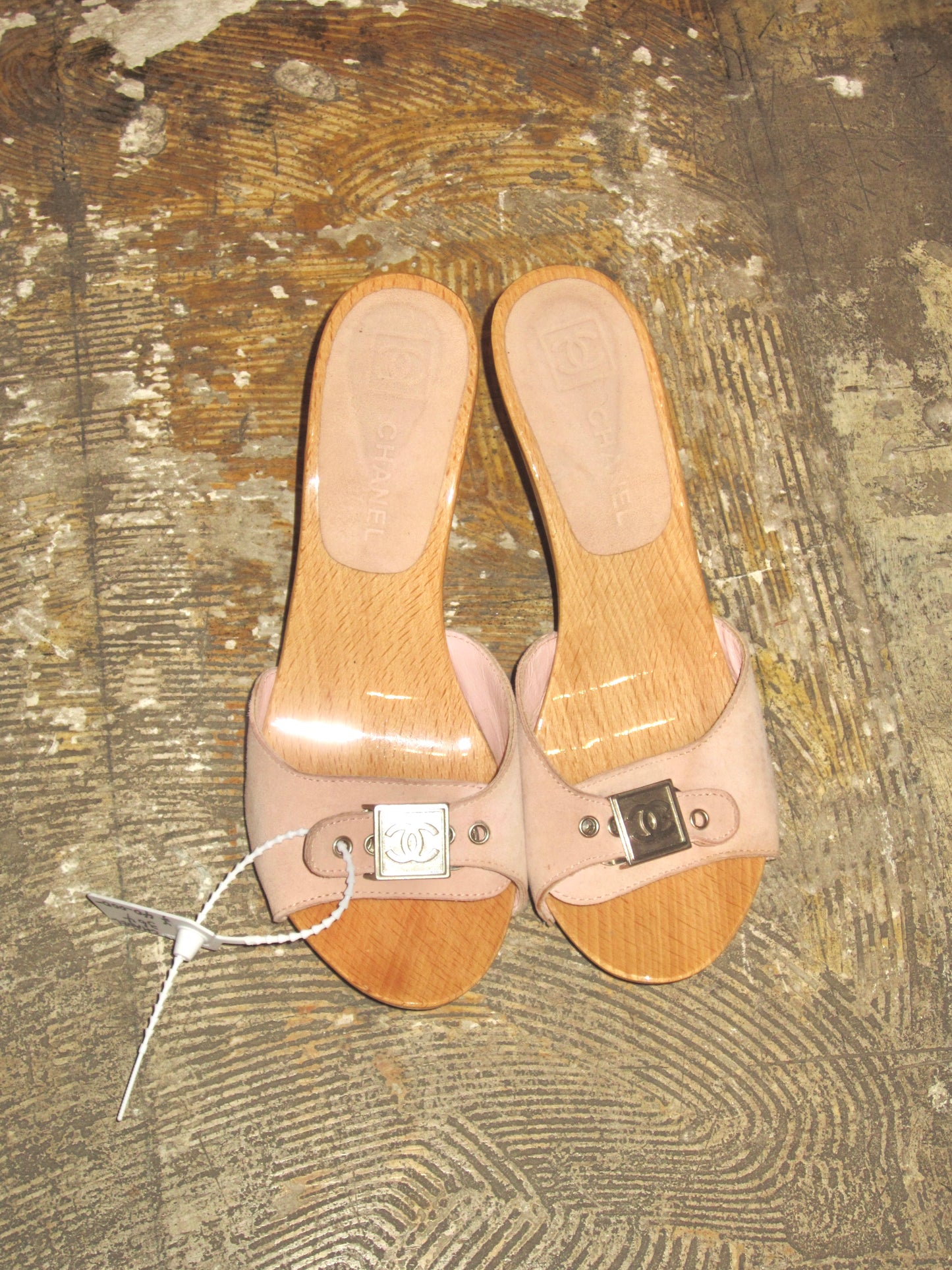 Vintage Chanel dusty pink wood heel