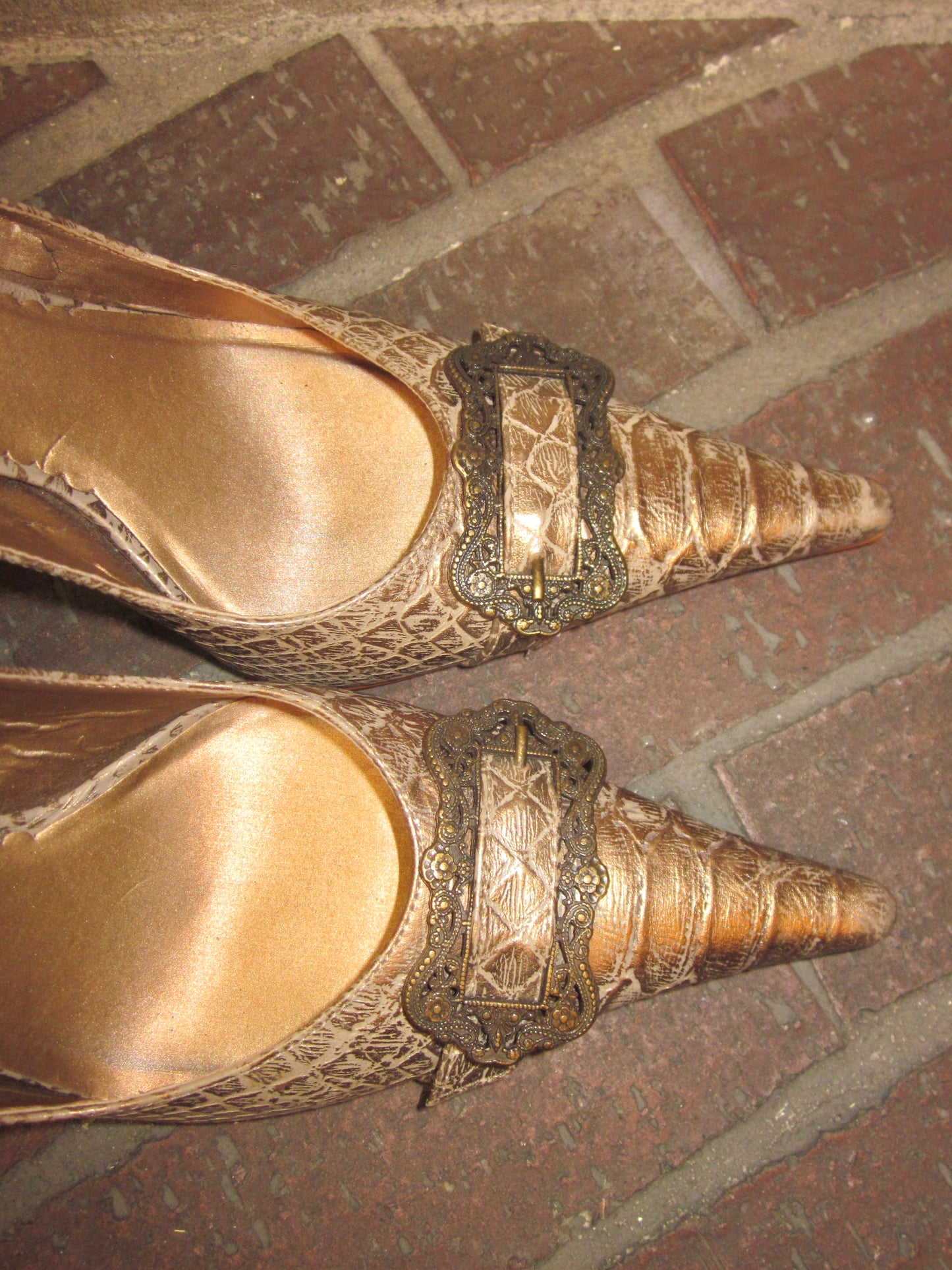 Y2K Blonde leather heel