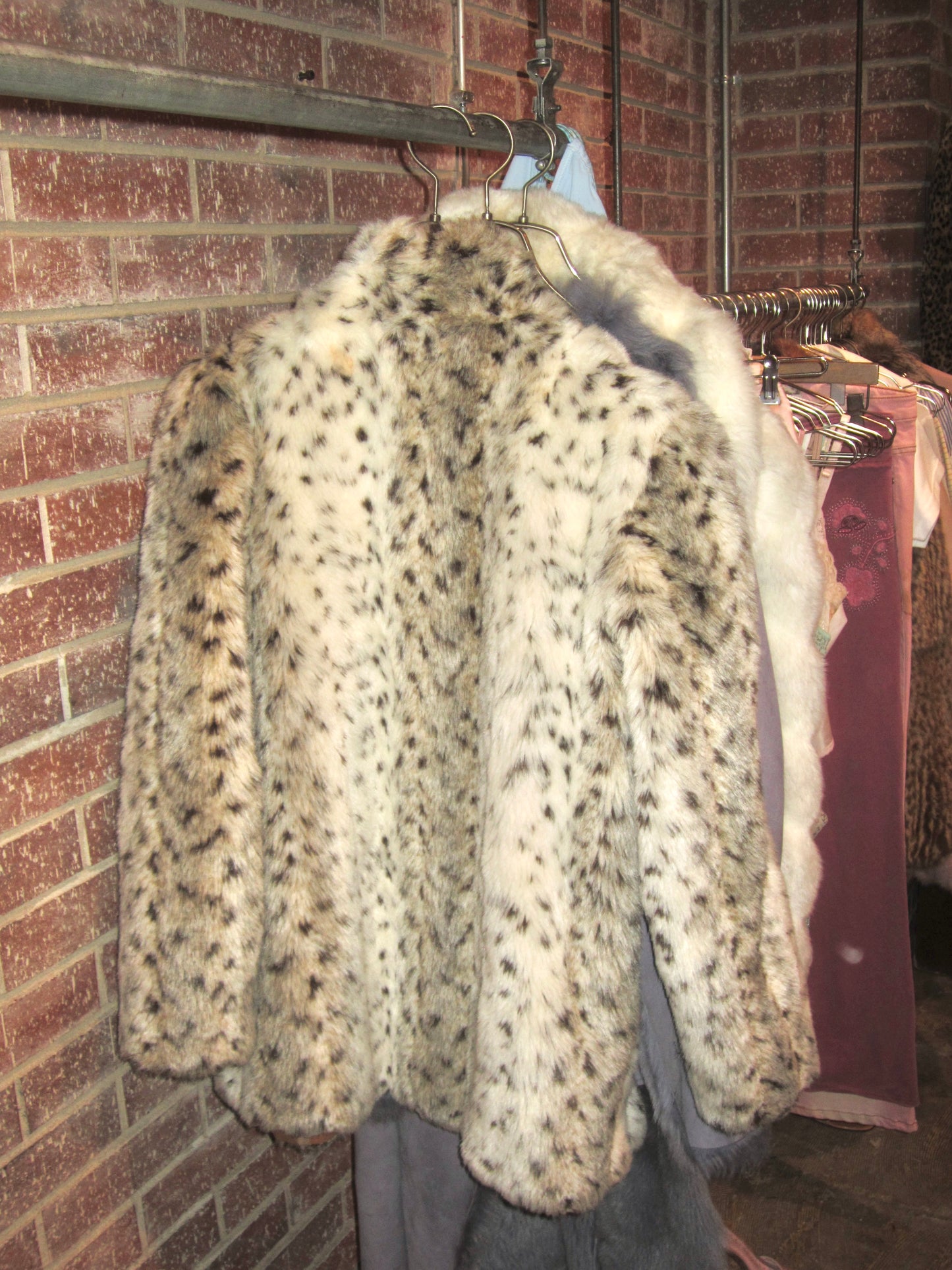 00s US vintage snow leopard faux fur coat
