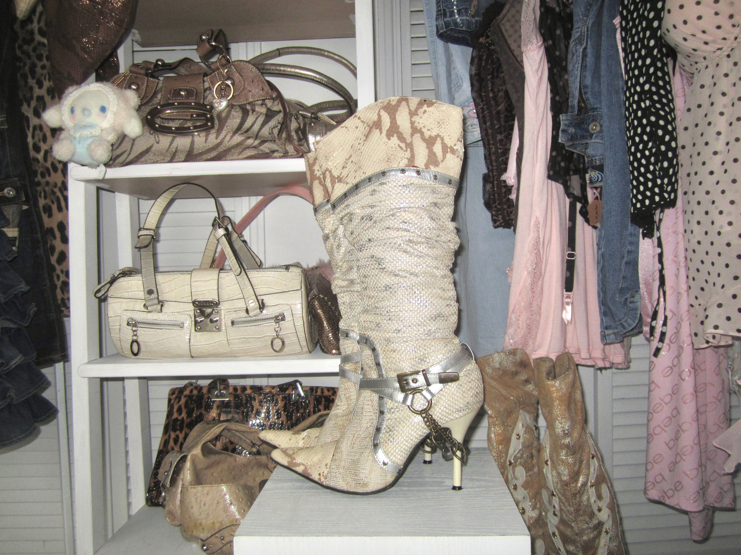 Wild rose 00s snake skin boots