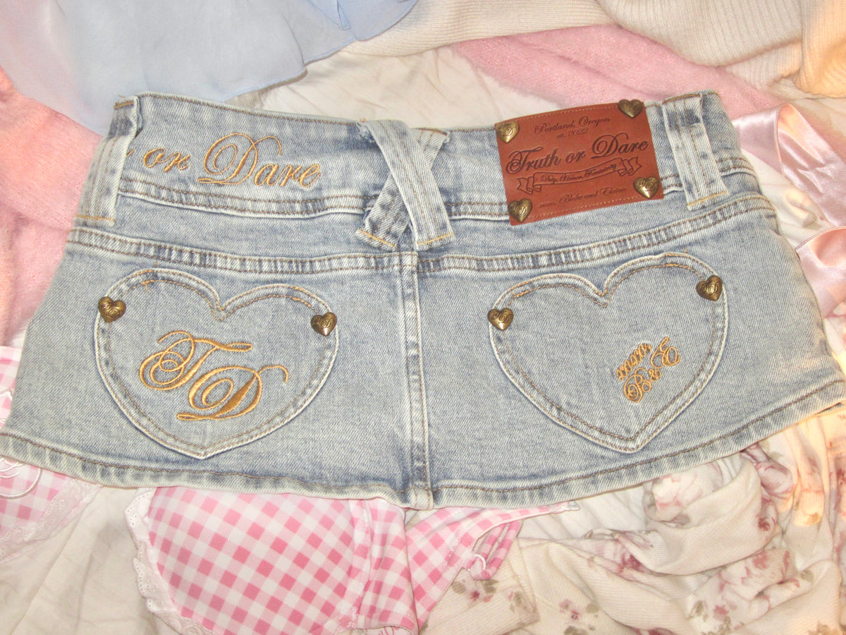 Pale Blue Heart Minuet