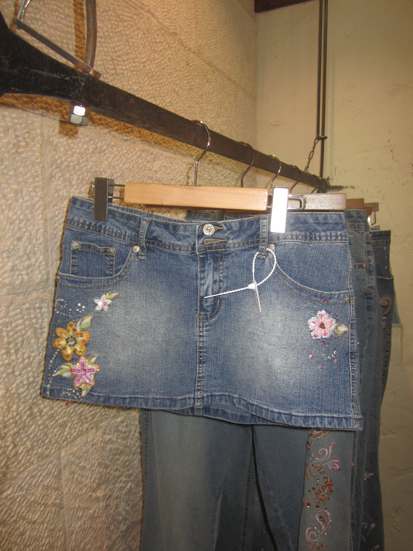 00s flower embroidered denim low rise mini skirt
