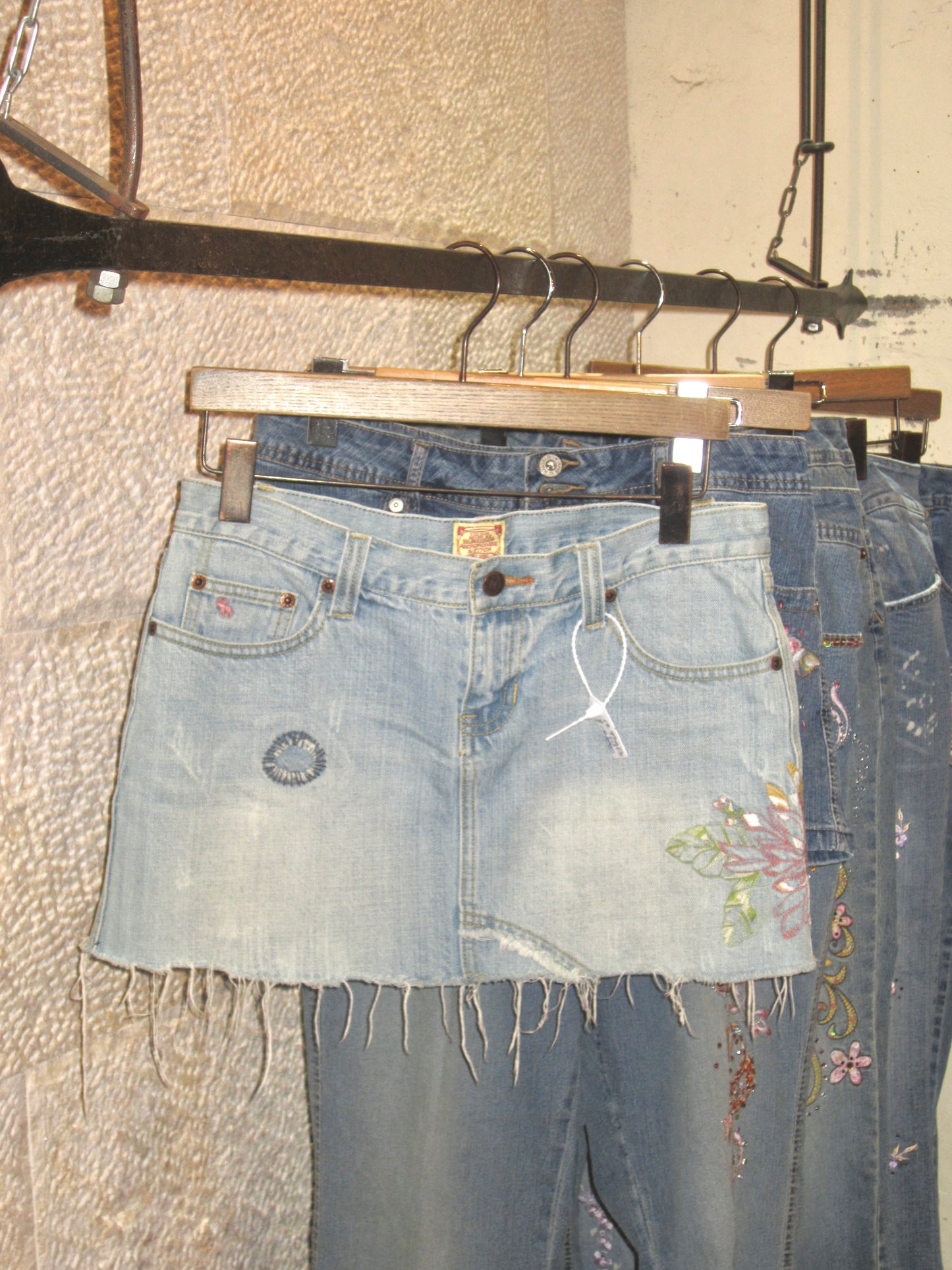 00s Abercrombie & fitch embroidered denim skirt