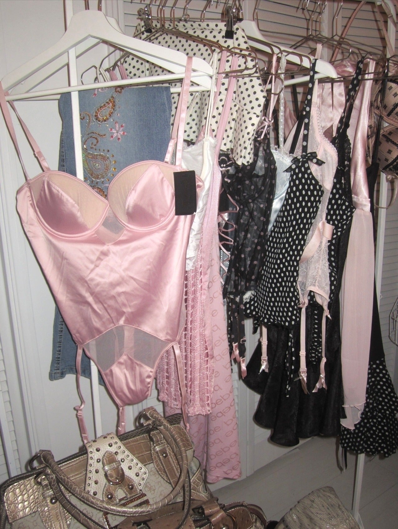 00s FREDERICK’S OF HOLLYWOOD metal pink corse