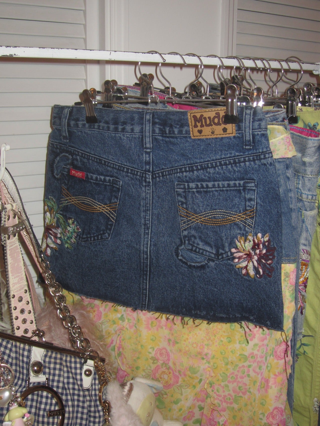 vintage flower embroidered denim skirt