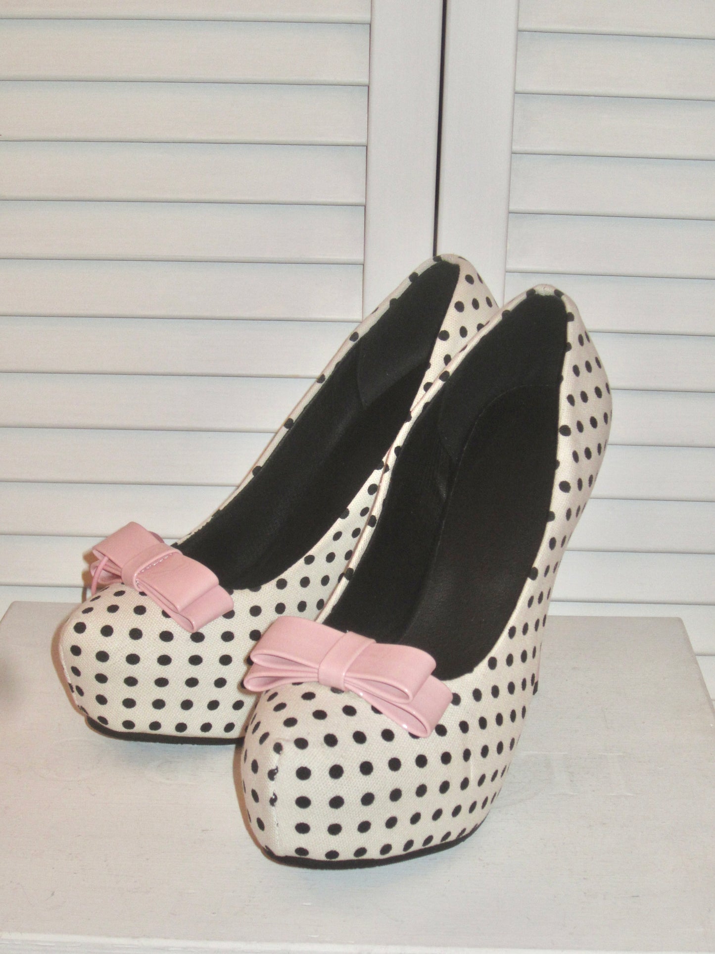 Pink Dot Ribbon Pumps
