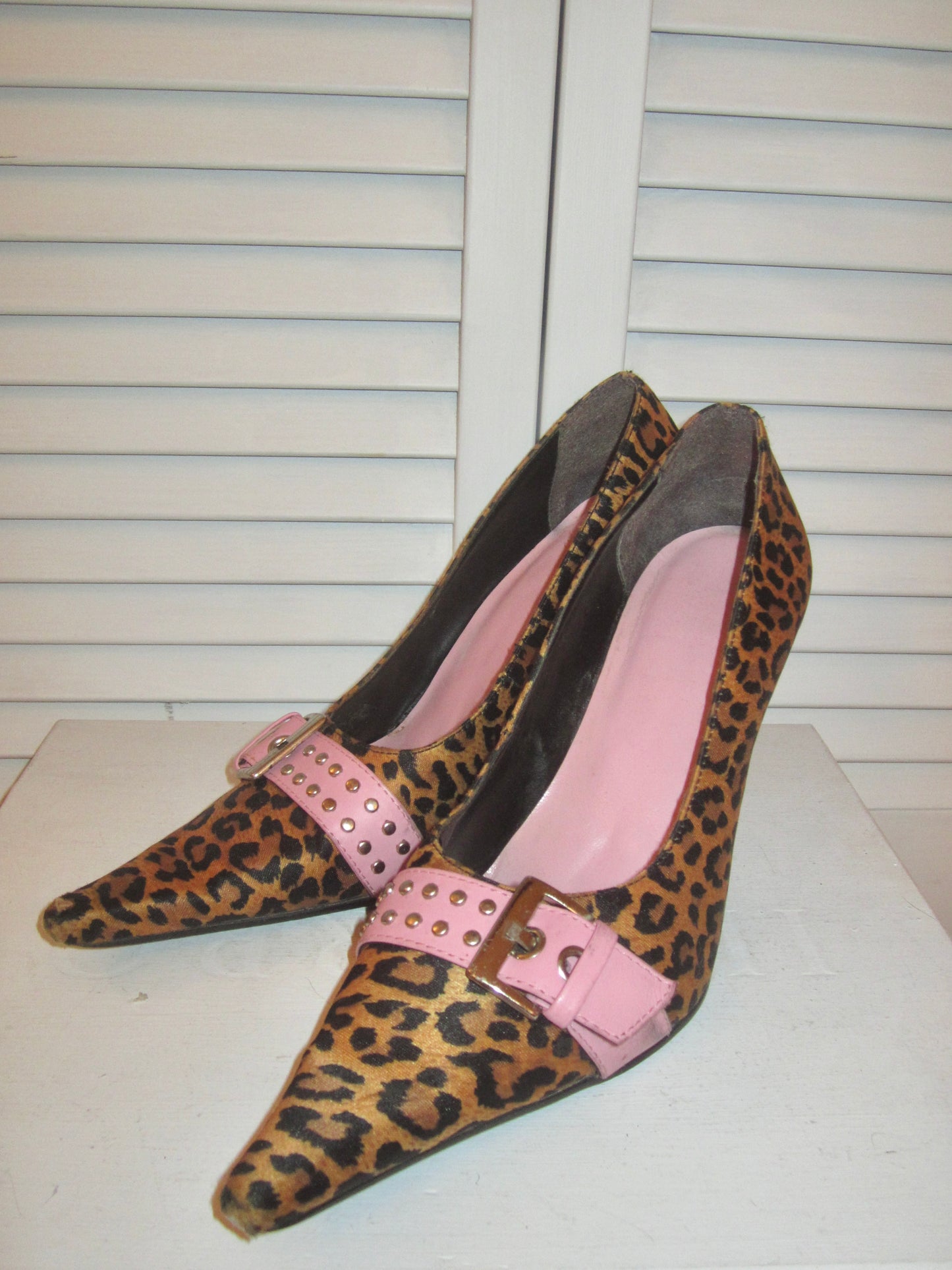 Leopard Kiss