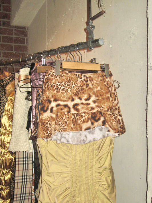 Vintage y2k leopard print low waist mini skirt