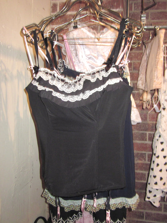 00s JEZEBEL ruffle doll bustier corset