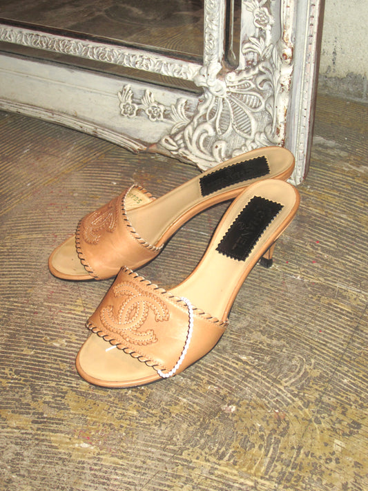 Vintage leather Chanel mule