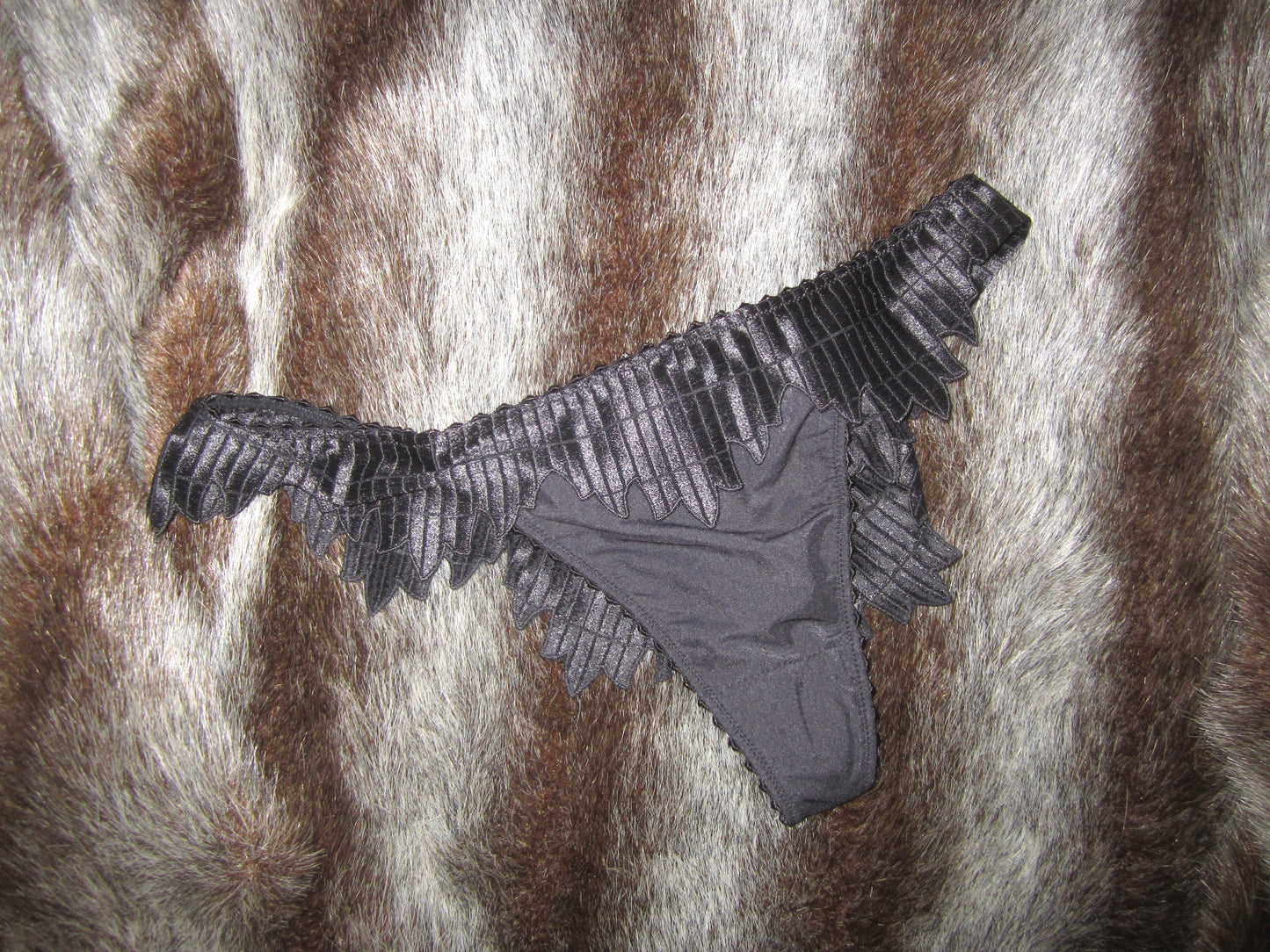 RAVAGE French Vintage noir luxury halter & strings SET