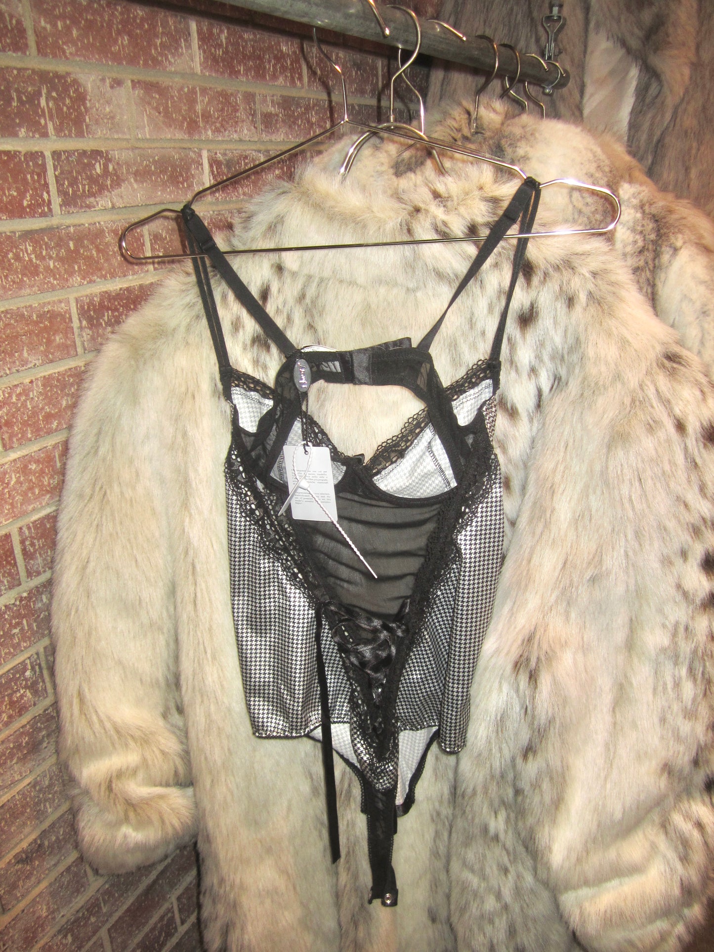 NAORY vintage office girl teddy