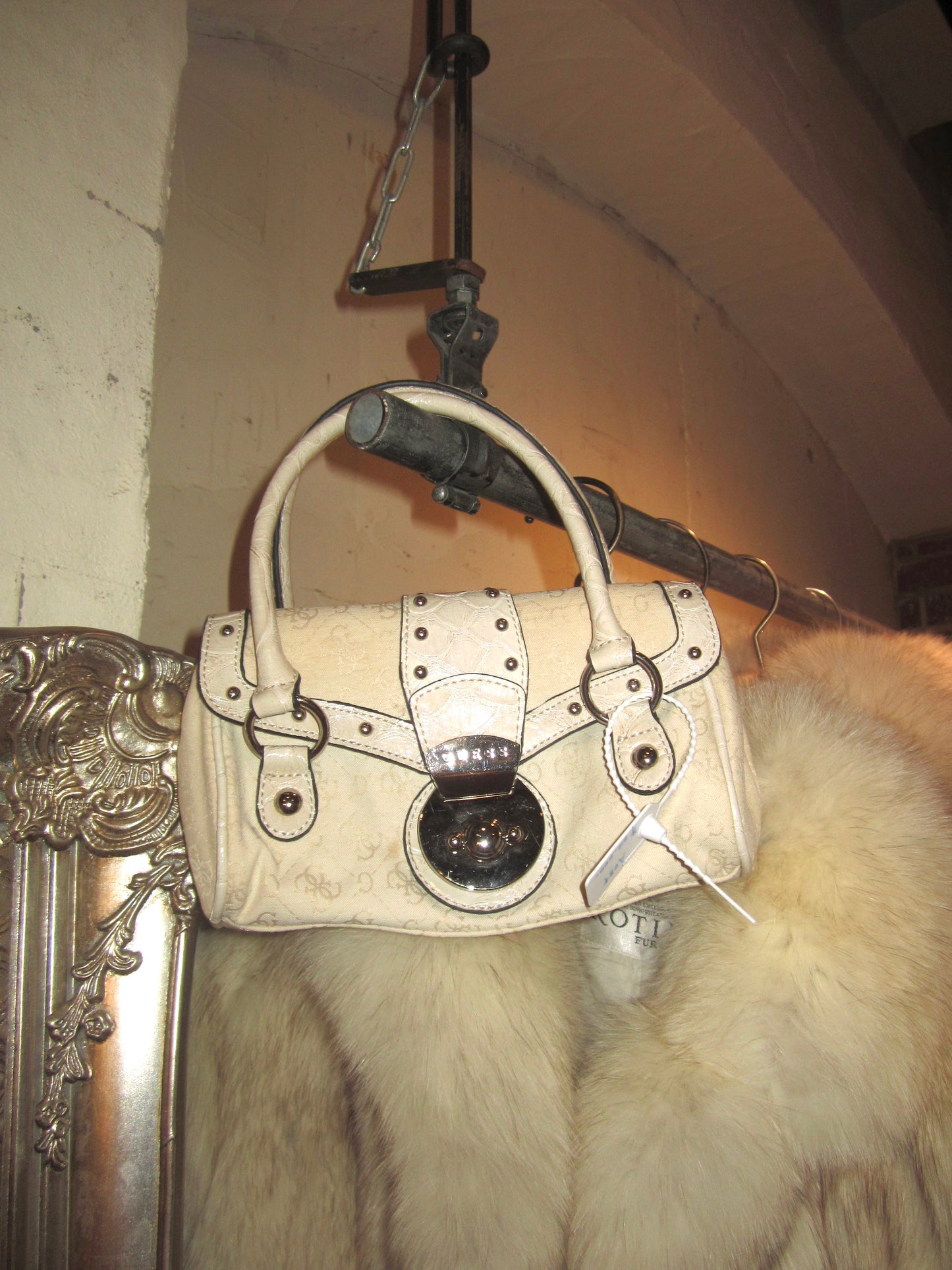 baby goat vintage guess mini bag