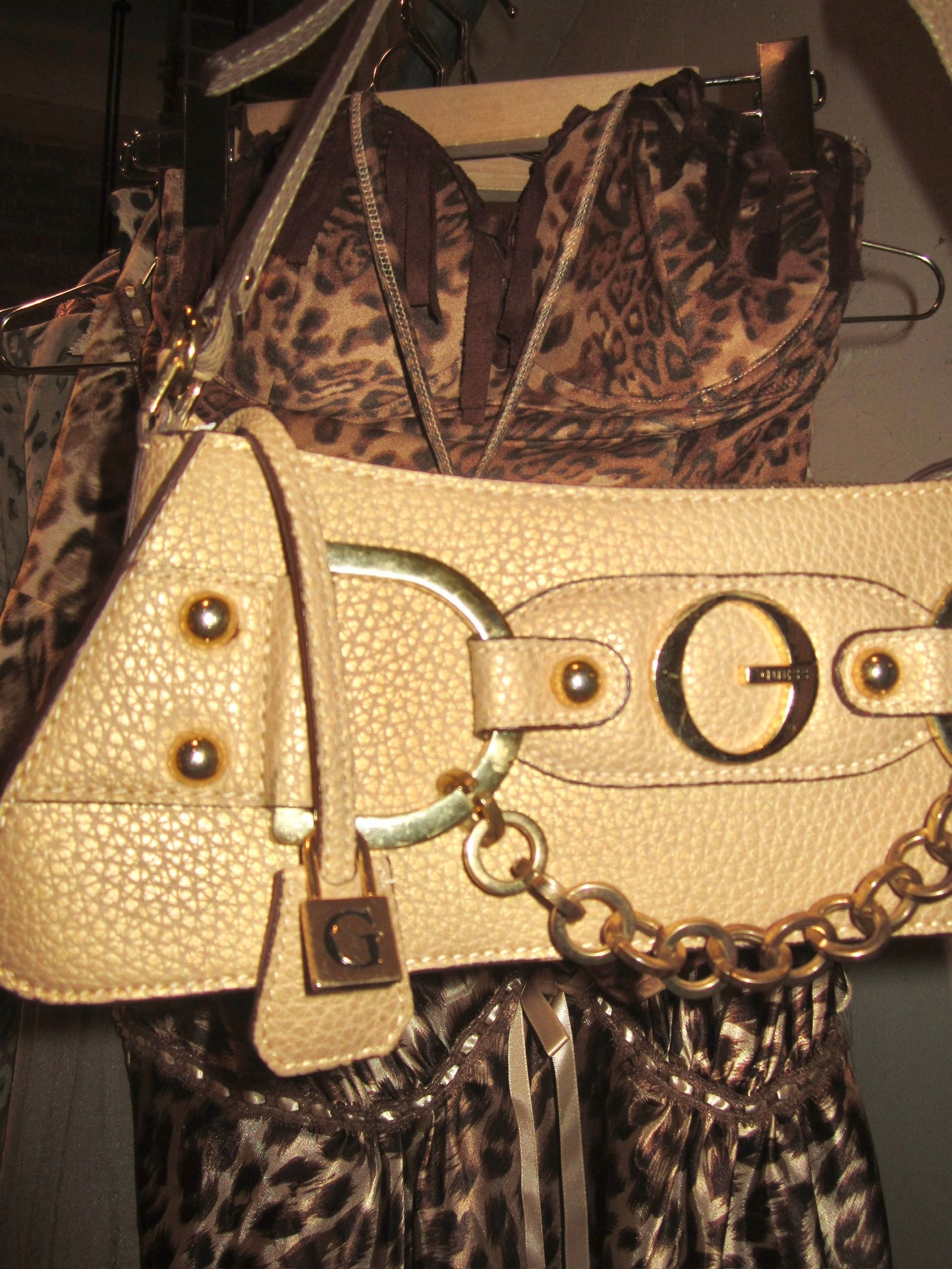 Vintage guess leather chain handbag