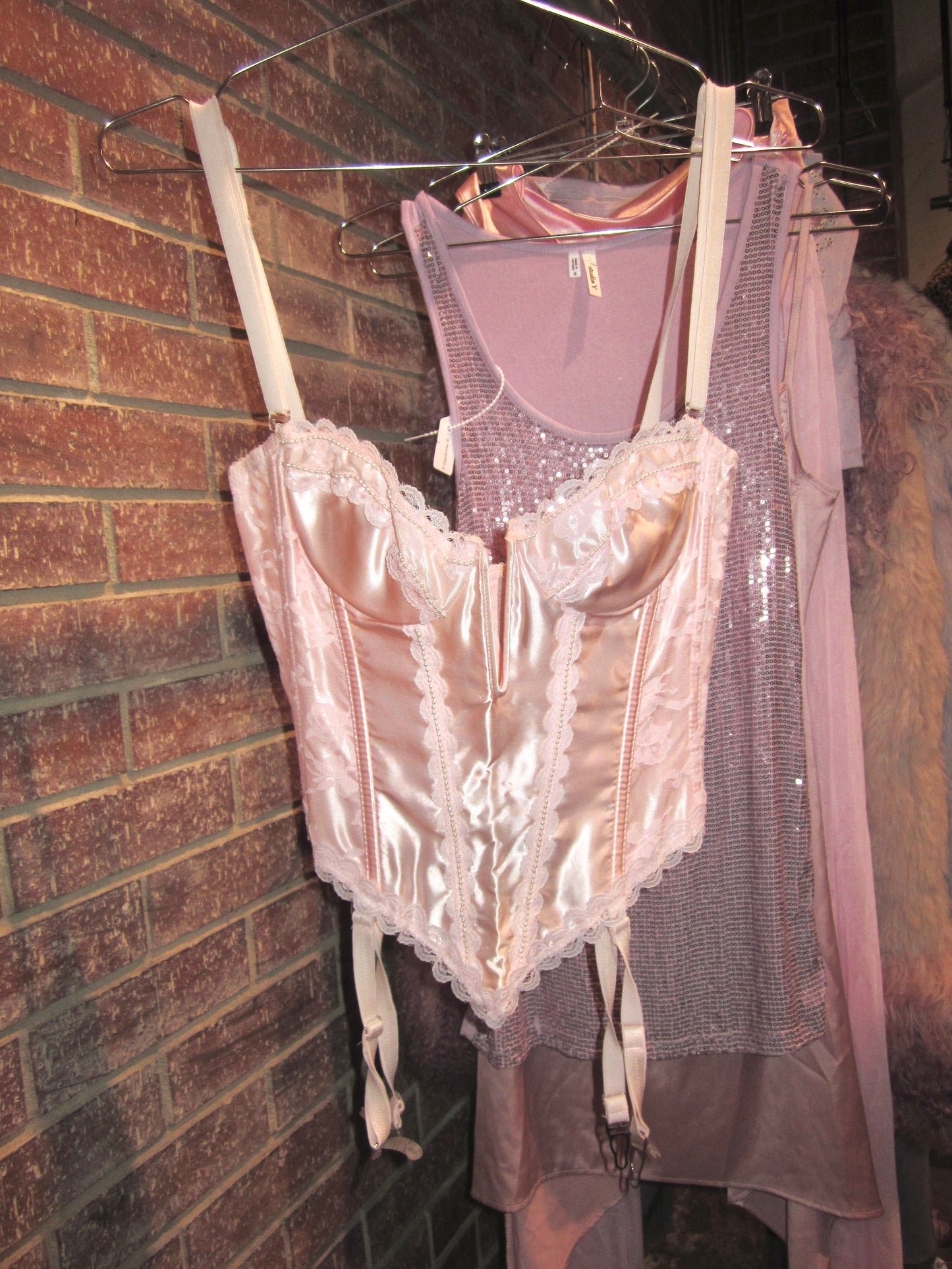 00s US vintage satin corset