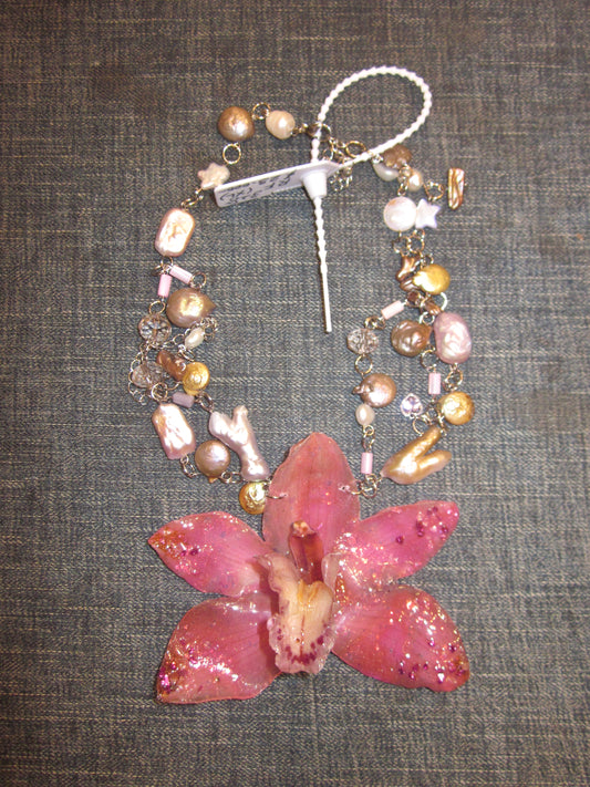 “Sweet sin” real flower necklace