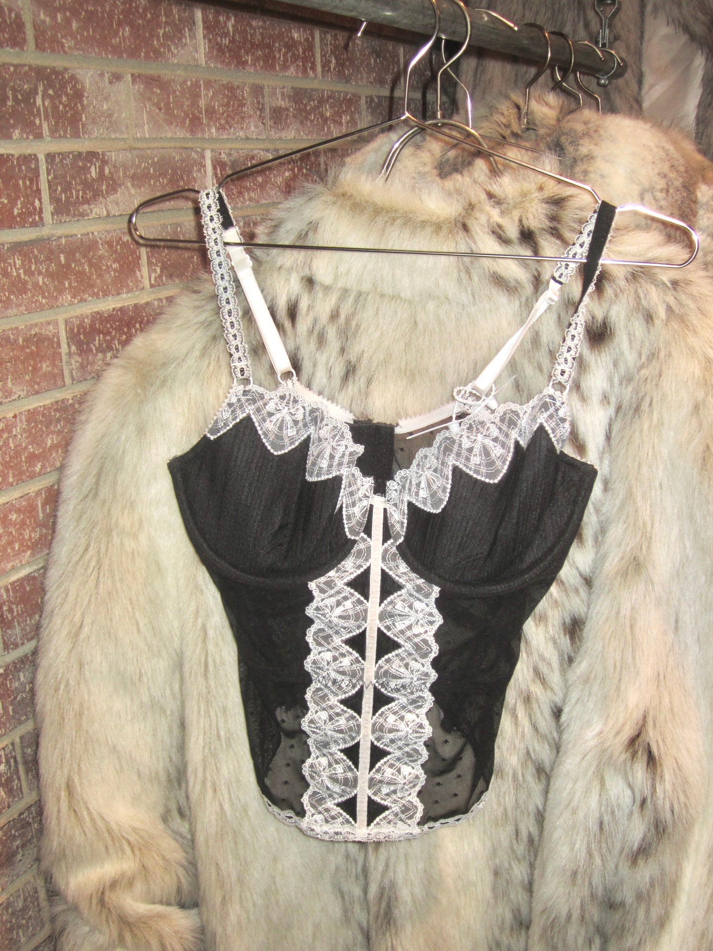 Jezebel Elegant black and white lace corset