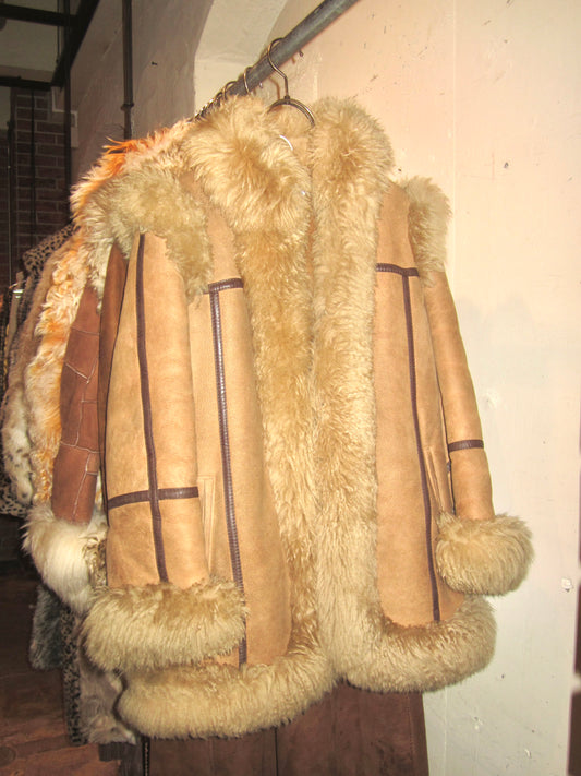 The nuts cookie mouton coat