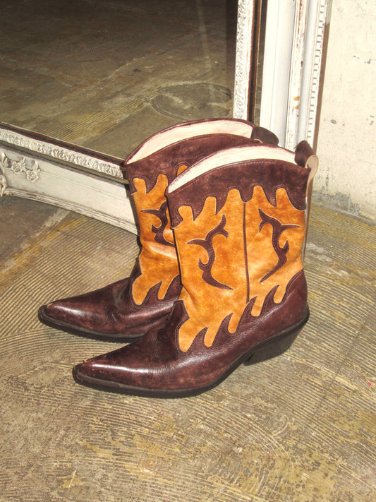 Vintage leather cow boy boots