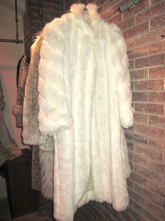 00s US vintage snow bear long faux fur coat