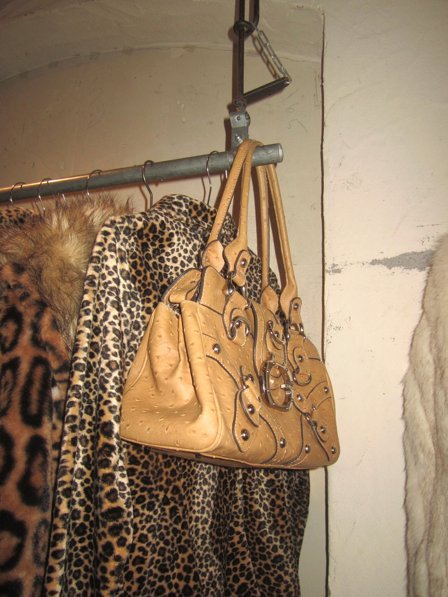 Y2K Camel Vintage Guess shoulder bag