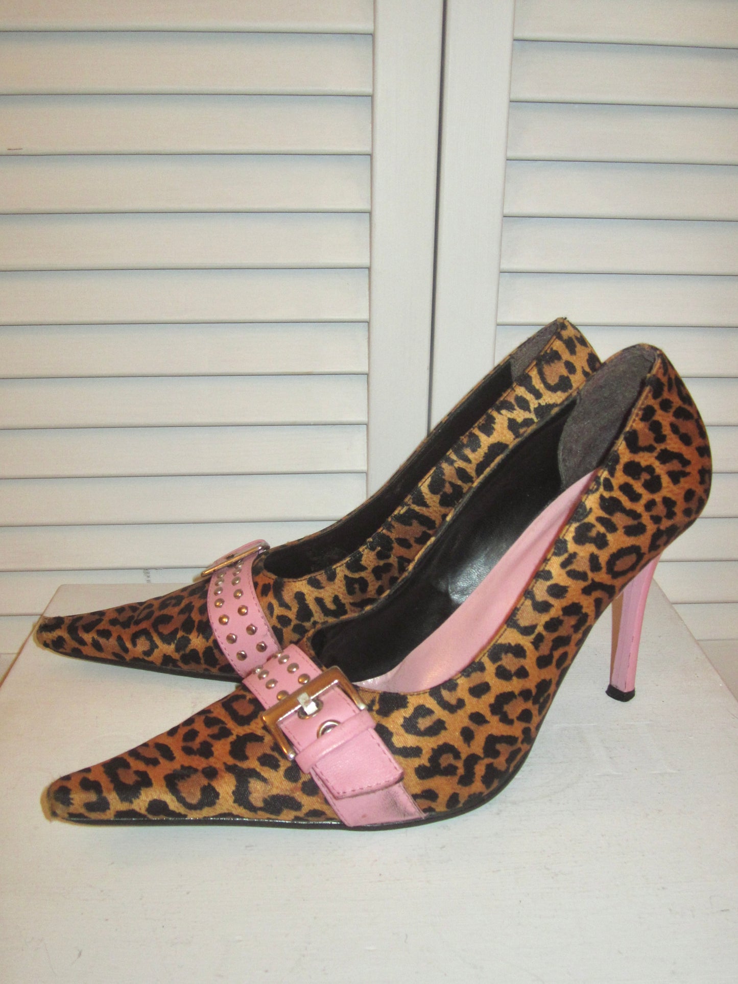 Leopard Kiss