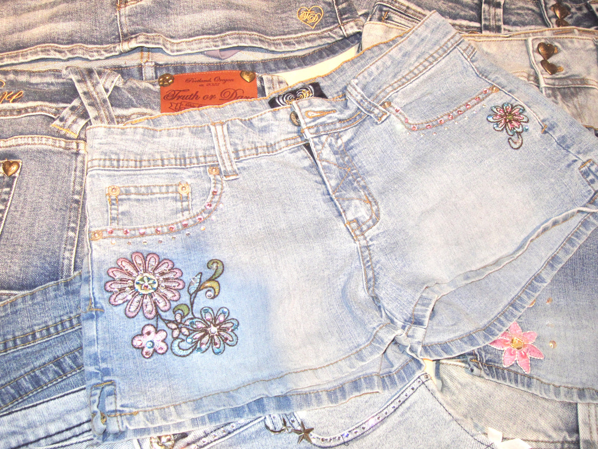 Blue Daisy Crystal Daydream