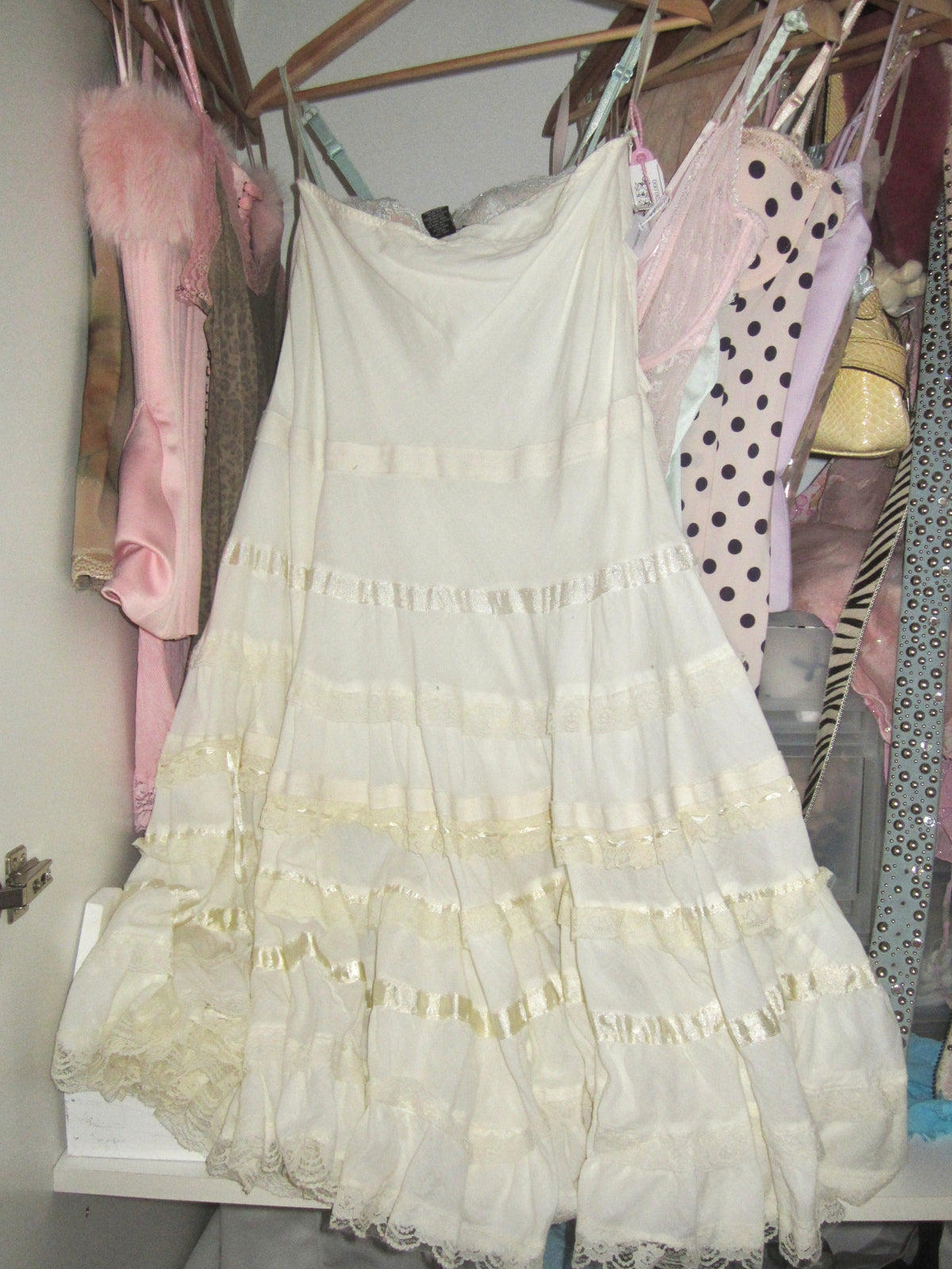 Ivory Ribbon Reverie