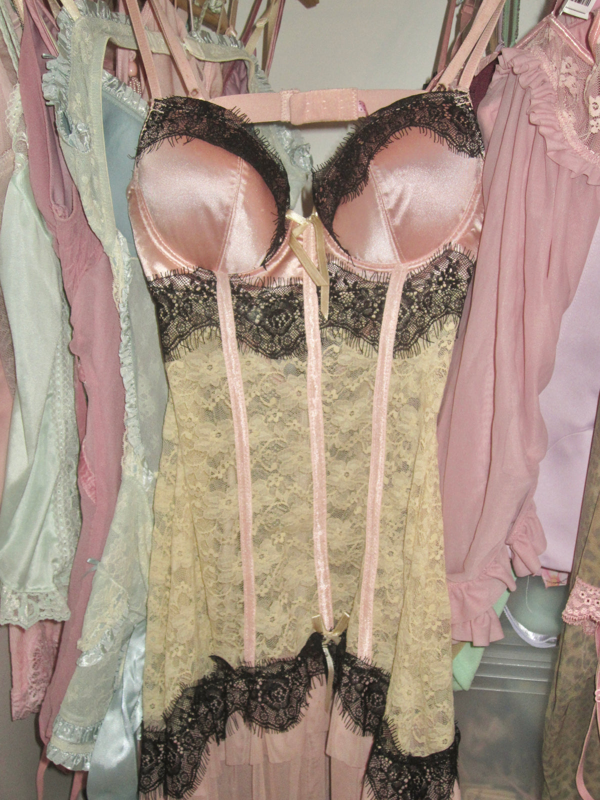 Champagne Noir Romance
