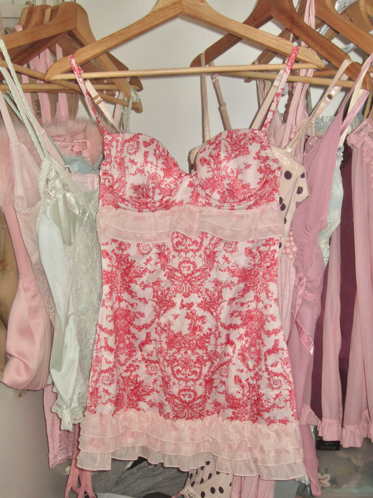 Scarlet Toile Romance