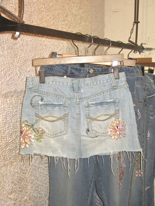 00s Abercrombie & fitch embroidered denim skirt