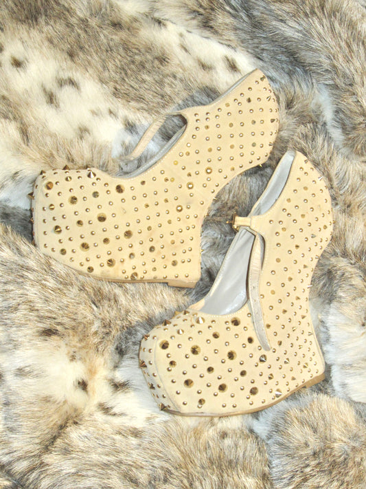 Vanilla Studded Mischief